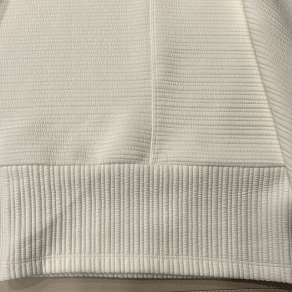 Aritzia Babaton Hal top dolman sleeves - Picture 4 of 6